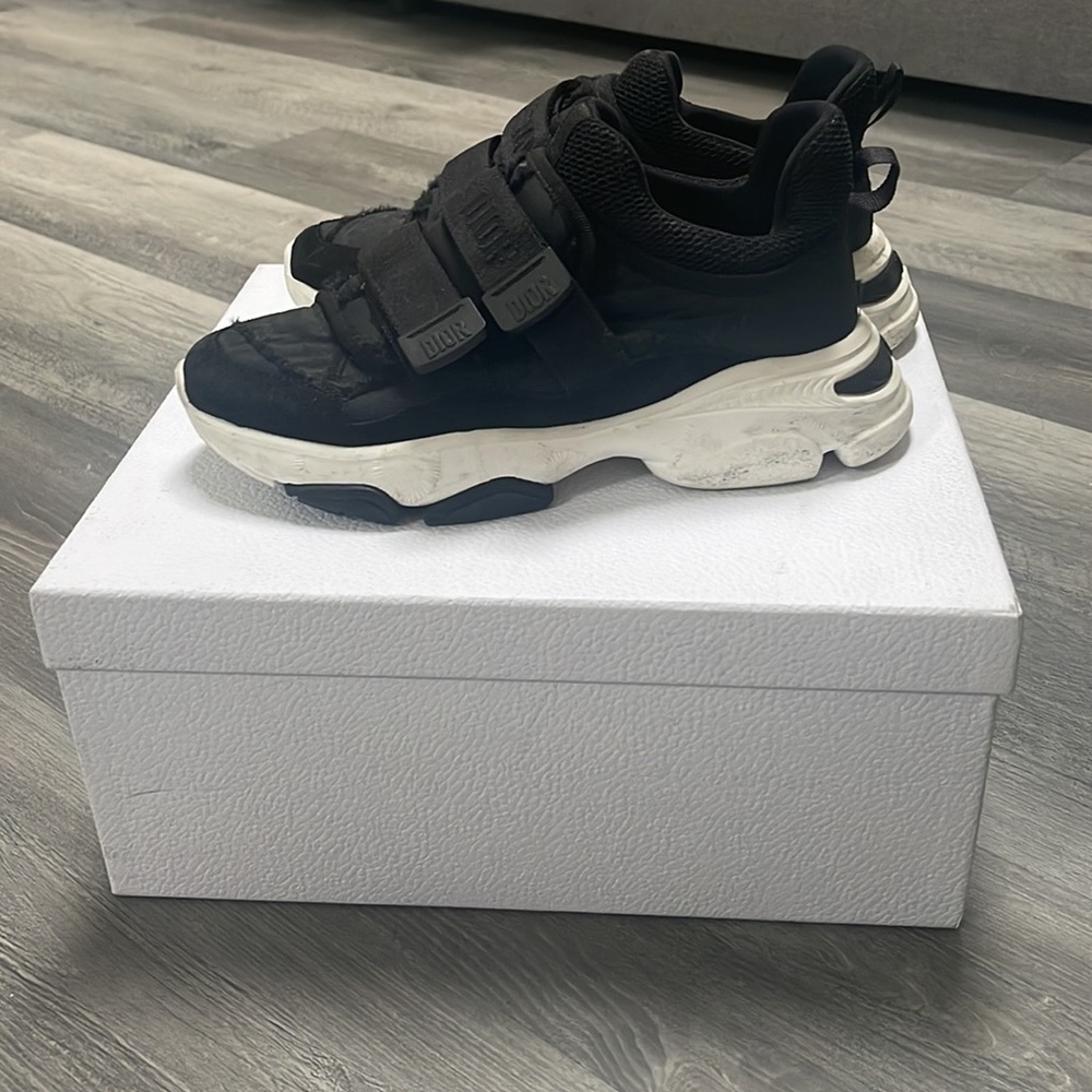 Christian Dior sneakers - Picture 2 of 4
